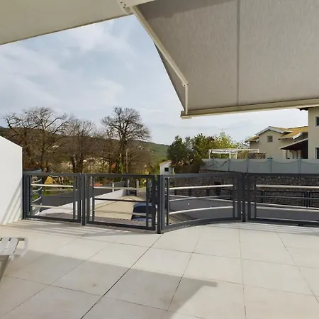 Apartment Vila *