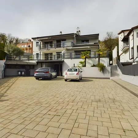 Apartment Vila *